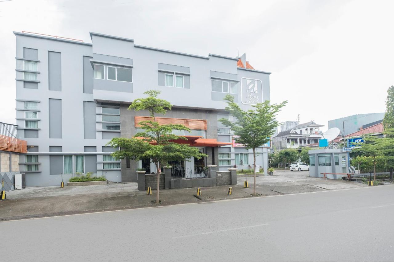 Oyo 424 Asia Hotel มากาซาร์ ภายนอก รูปภาพ