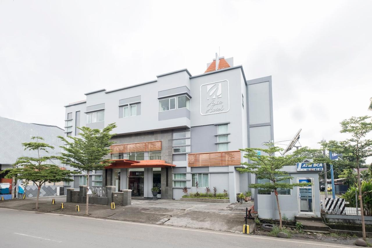 Oyo 424 Asia Hotel มากาซาร์ ภายนอก รูปภาพ